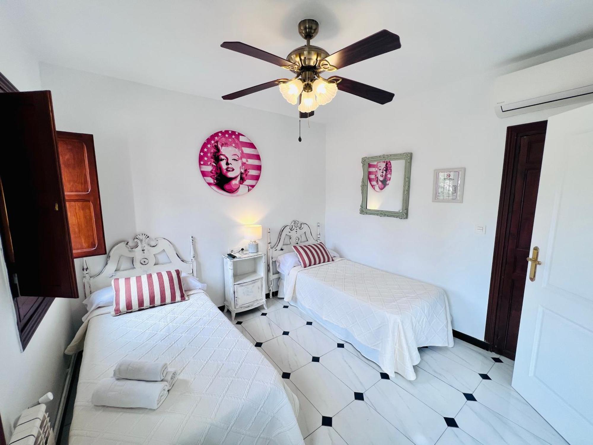 Hotelito Suecia Гранада Экстерьер фото