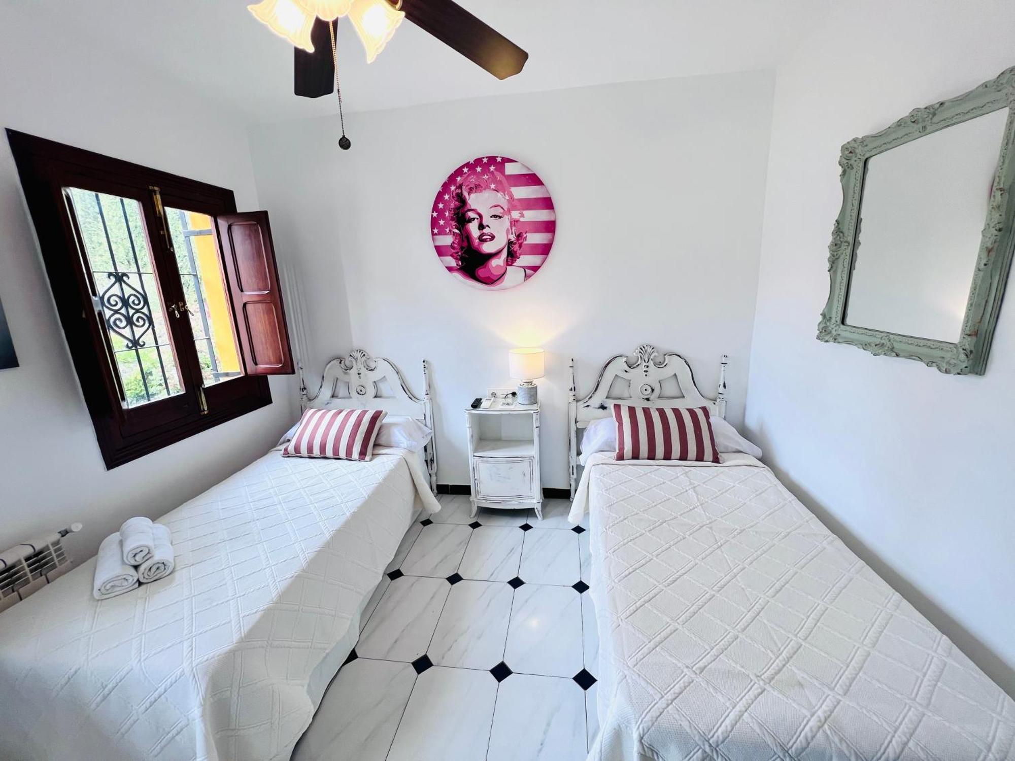 Hotelito Suecia Гранада Экстерьер фото